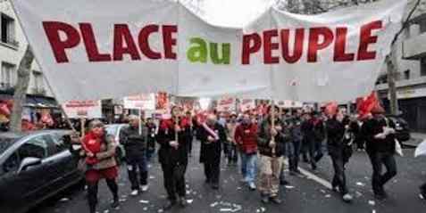 Sentant poindre la défaite, la propagande du système cible le populisme