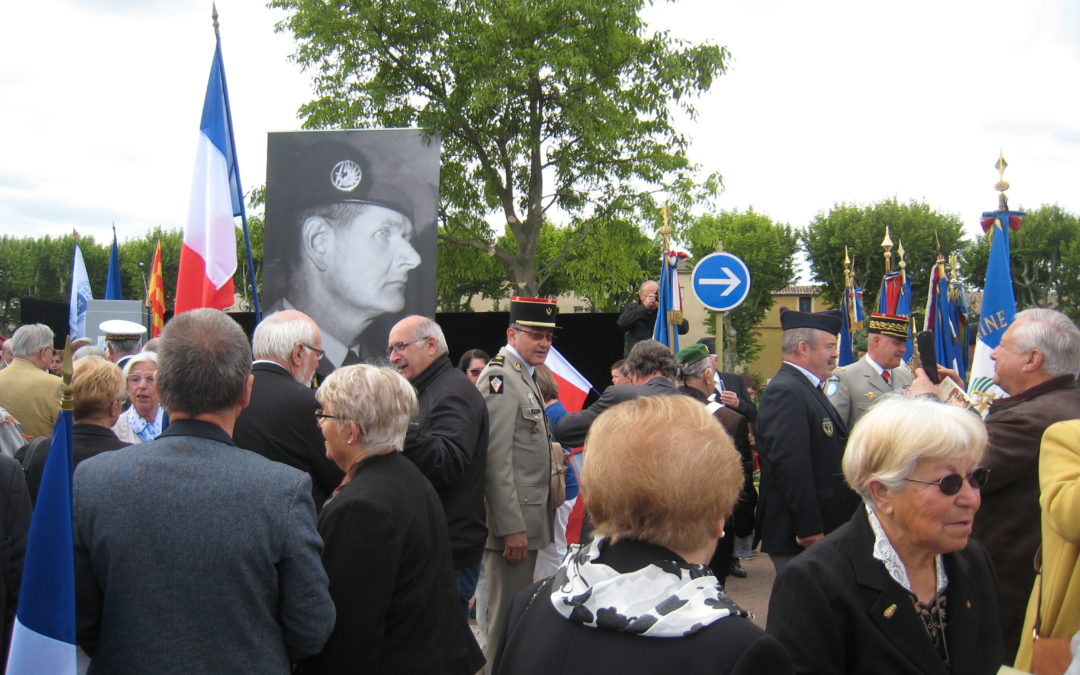 Bollène : Hommage au commandant Hélie Denoix de Saint Marc