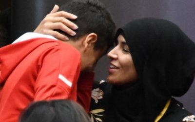 La « maman » voilée « traumatisée » était en fait proche d’une association d’islamistes