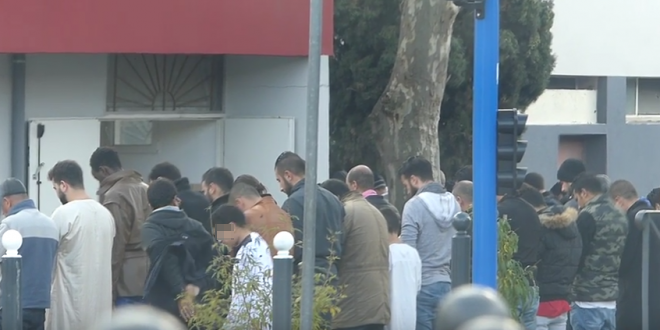Et vlan, Aïcha, pass moi l’éponge !