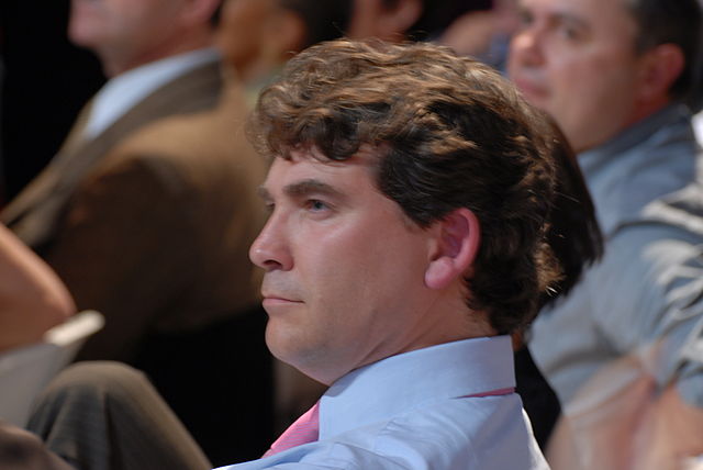 Montebourg dénonce la proximité du gouvernement français avec les milieux d&rsquo;affaires américains